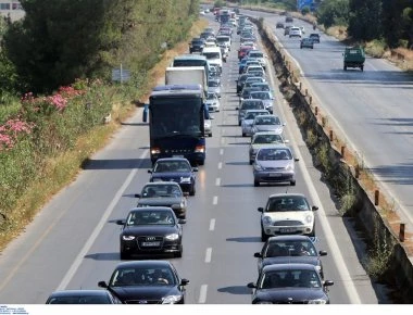 Χιλιάδες οι Σκοπιανοί που πέρασαν τα σύνορα προς Θεσσαλονίκη μόνο το Σάββατο